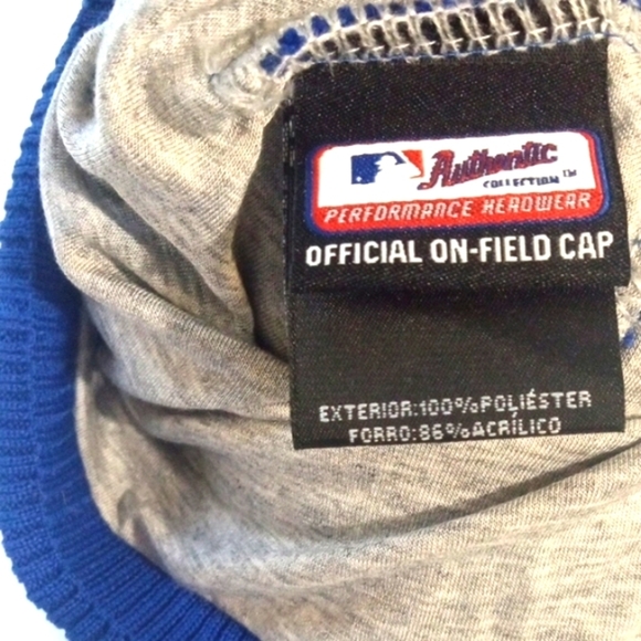 New Era Blue Jays Pom Beanie - Picture 2 of 4